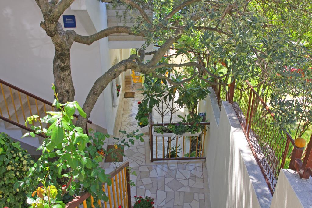 Apartment Topic Baška Voda Exteriör bild
