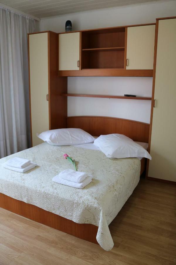 Apartment Topic Baška Voda Exteriör bild